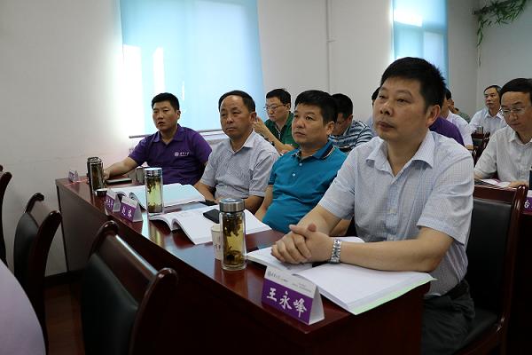 清華大學六安市城市建設規劃班同學們專心聽課中